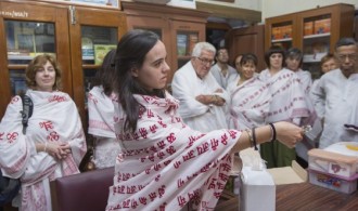 Entrega de material al Hospital benéfico Ramakrishna Mission Sevashrama de KanKhal